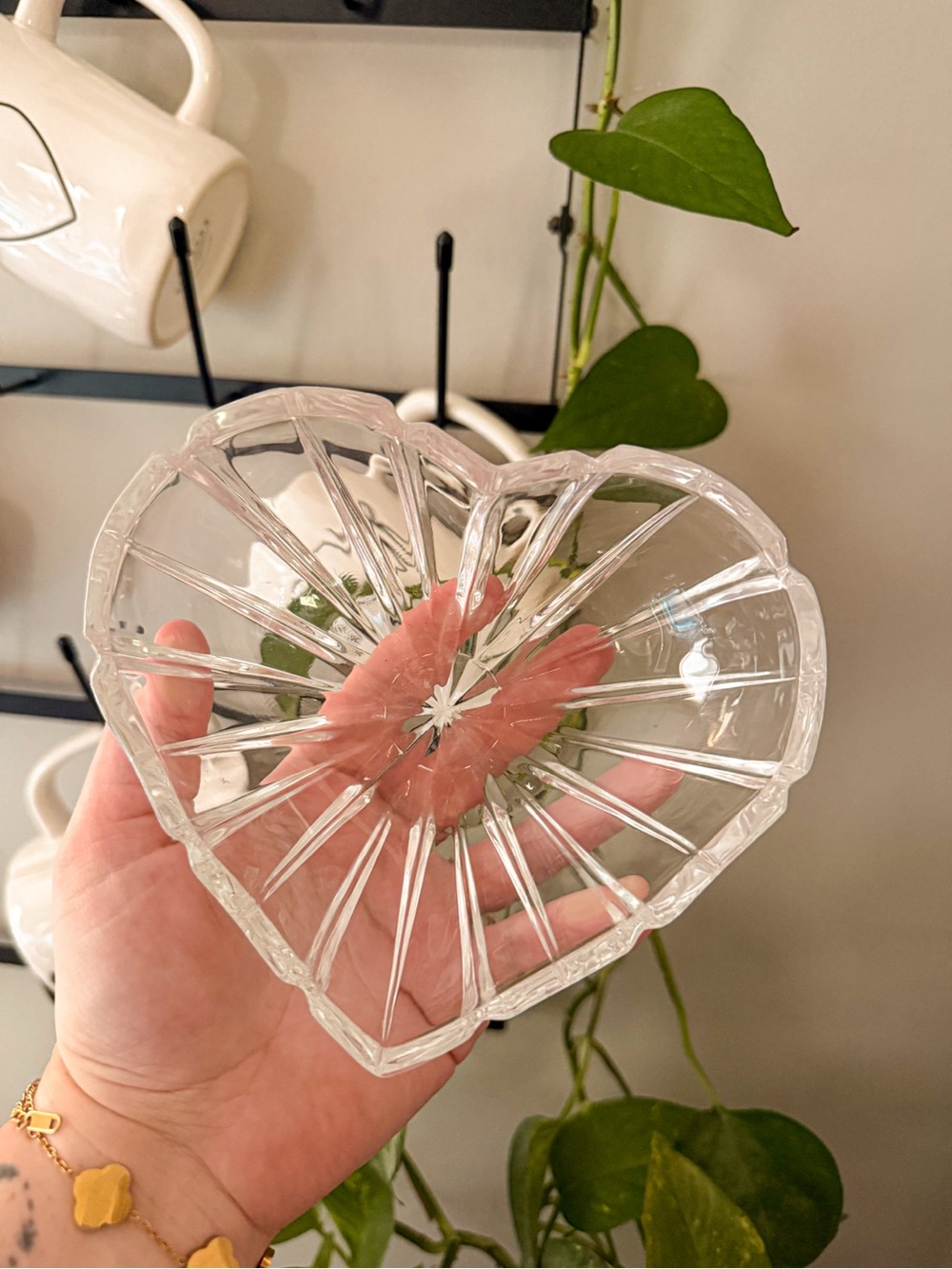 Clear Glass Heart-Shaped Decorative Bowl Starburst Pattern, One-Piece